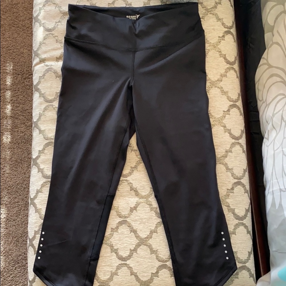 Old Navy Workout Capri Leggings